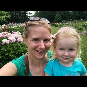 Meet your Posher, Laura